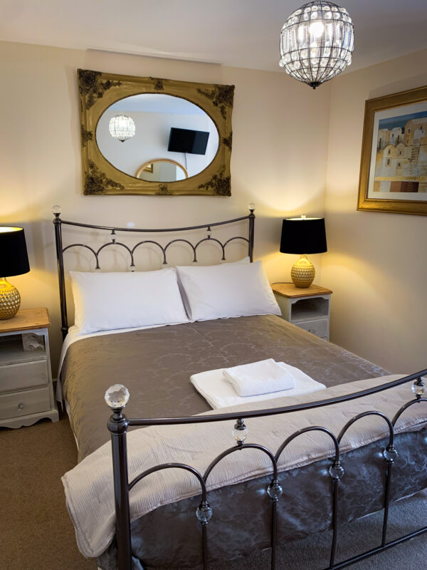 The Crown & Victoria Inn bed & breakfast, Somerset, Four in a Bed winner