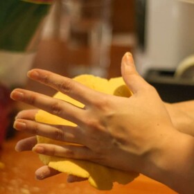 How to make Makki di Roti